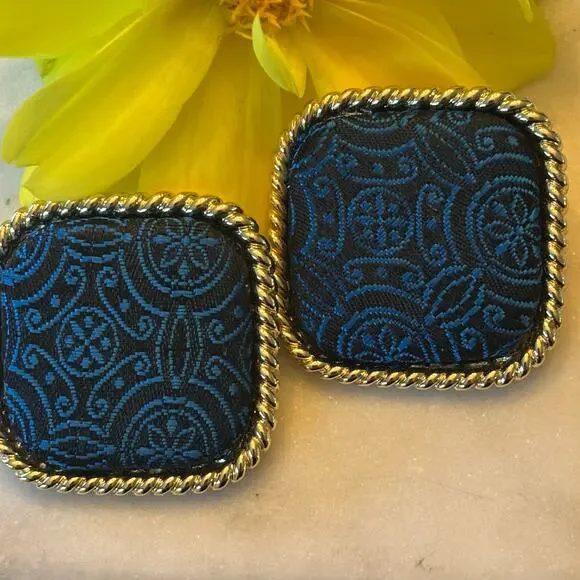 Vintage 1980's Big Blue Fabric Gold Tone Square Clip Earrings - Picture 2 of 5